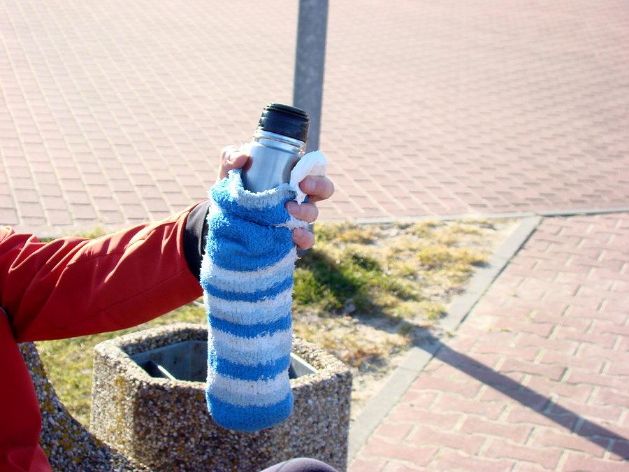 Ja podziwiem gustowny ocieplacz dla termosu Misiacza