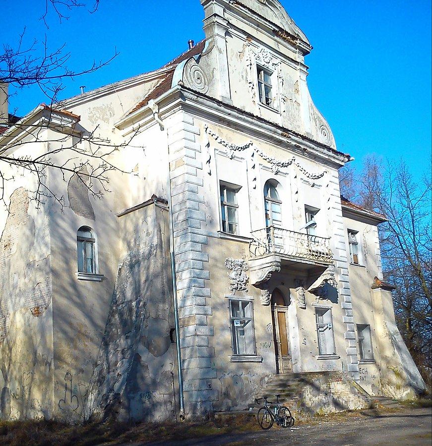 Pałac w Chomęcicach , widok od strony parku