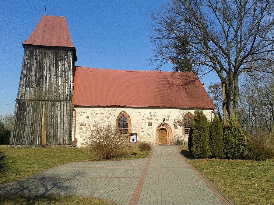 Kościół pw.św.Apostołów Piotra i Pawła w Mokrem