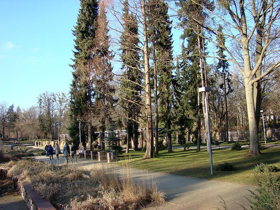 Mało ludzi