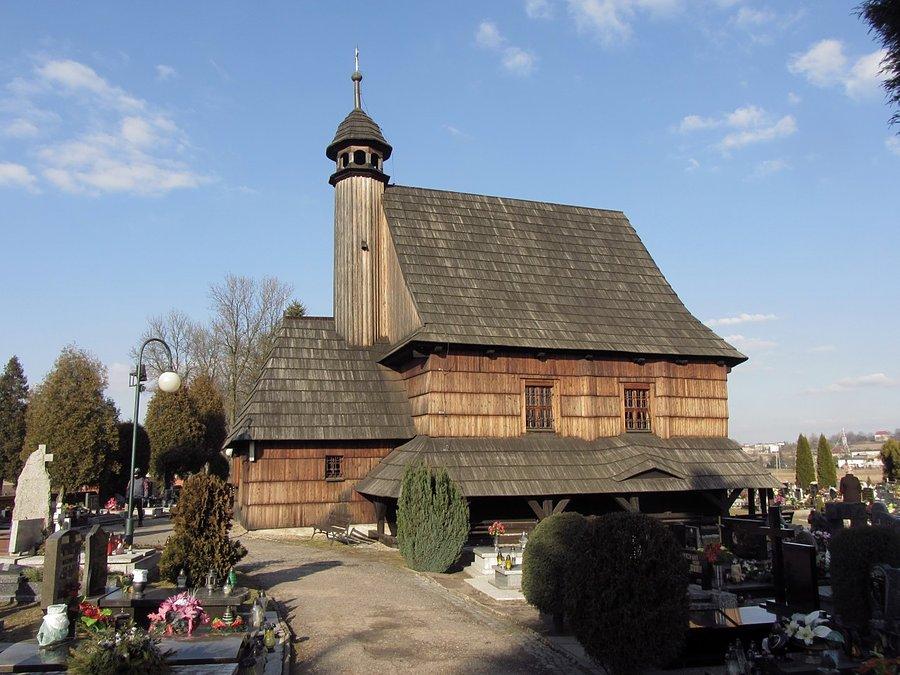 Drewniany kościół w Woźnikach