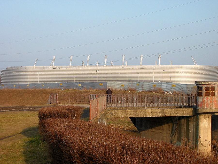 Lubelski stadion na mokradłach w budowie