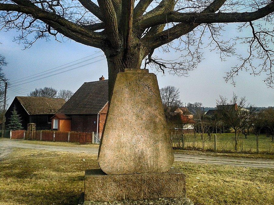 Pomnik ku pamięci niemieckich mieszkańców Sowna