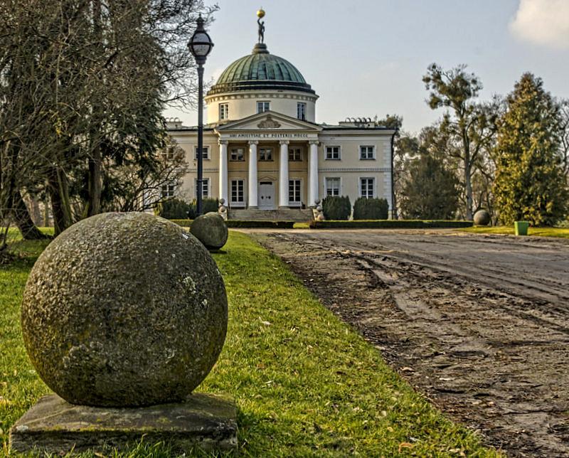 Pałac w Lubostroniu