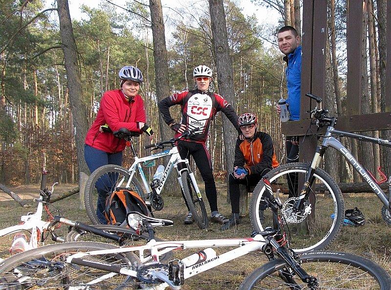 Rowerowa rodzinka: Sylwia, Grigori, Wojtas, Piotras