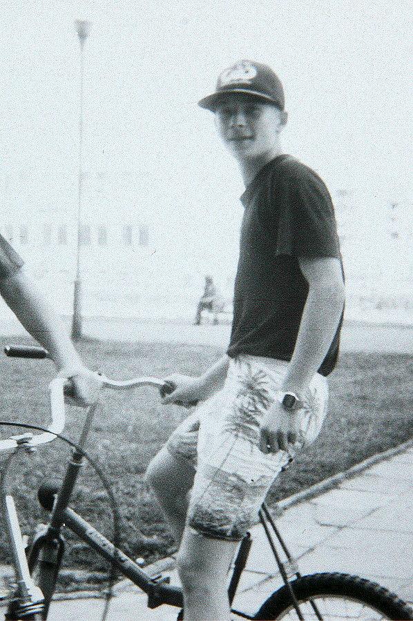 Rok 1988. Wigry 3 przystosowany do rowerowego żużla ;)