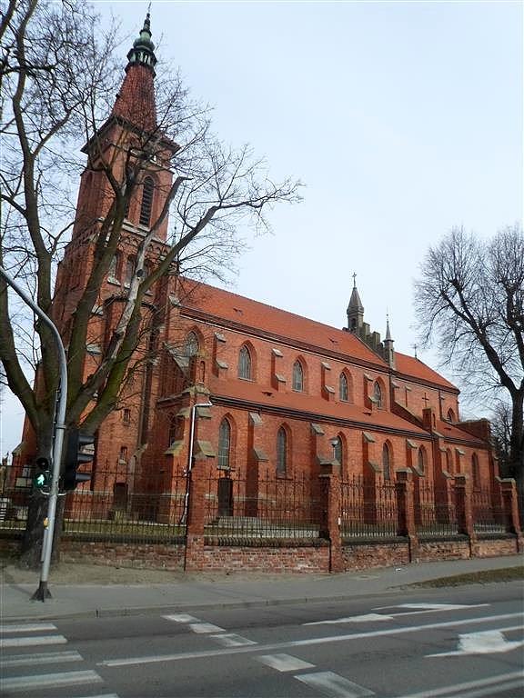 Koścół w Lesznie 1894-98r - styl neogotycki