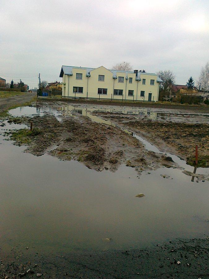 A tu teren malaryczny, nie chciałabym miec domu w tym miesjcu