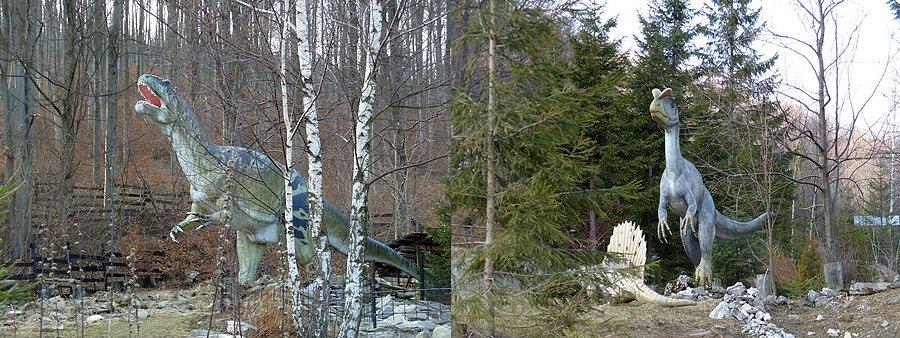 I nagle niewiadomo skąd wypada chmara dinosaurów ! Ten z lewej goni Ryjka a ten z prawej ma za duże brwi żeby widział gdzie goni, tak że szybko kończy na drzewie. Po ryjku ślad zaginą a my jedziemy dalej ;)