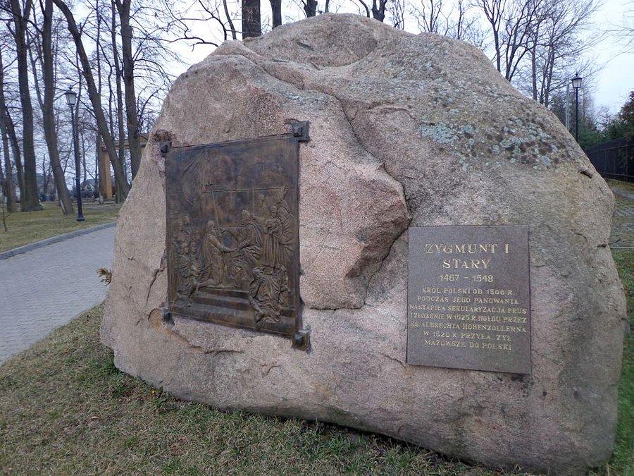 Pamiątkowy kamień - przyłączenie Mazowsza do Polski 1520 r