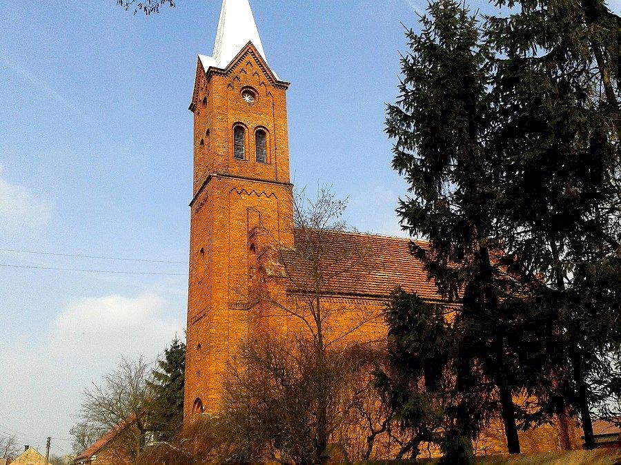 Kościół filialny p.w. MB Częstochowskiej - Brzezin
