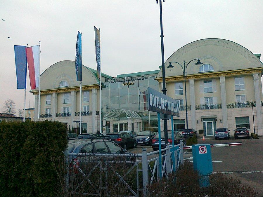A tu już hotel Mazurkas w Ożarowie