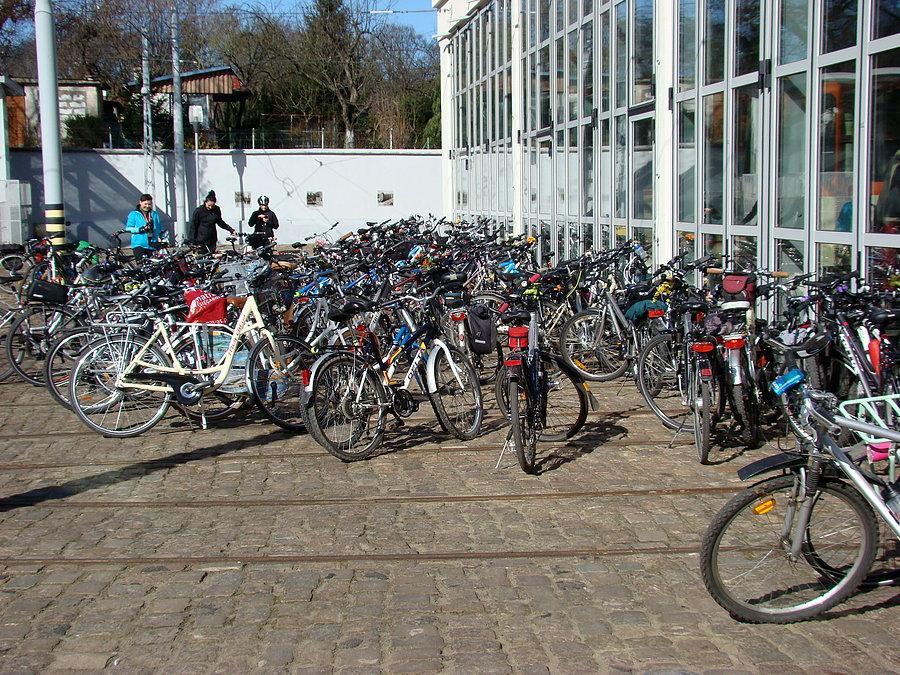"Parking" rowerowy pod muzeum