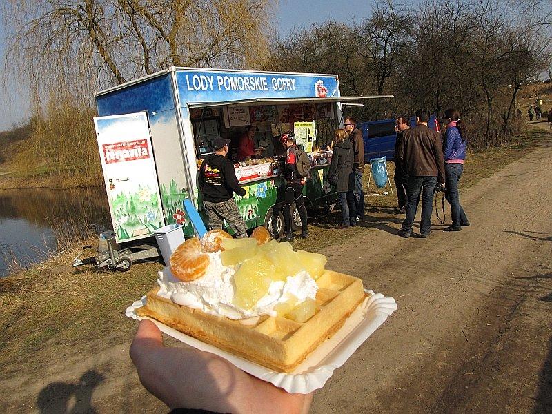 Ładowanie baterii goframi w Starczanowie