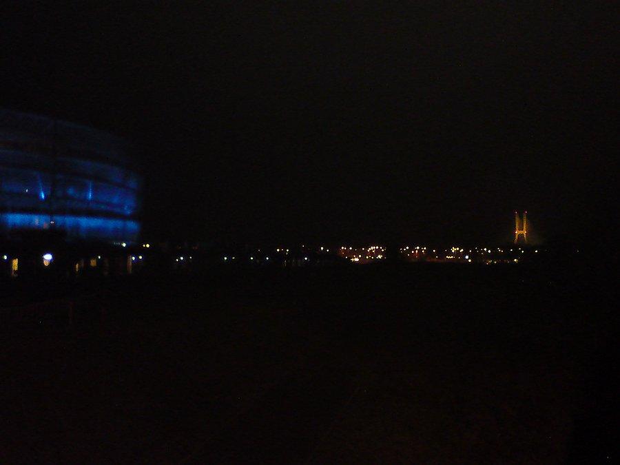 Stadiony i mosty