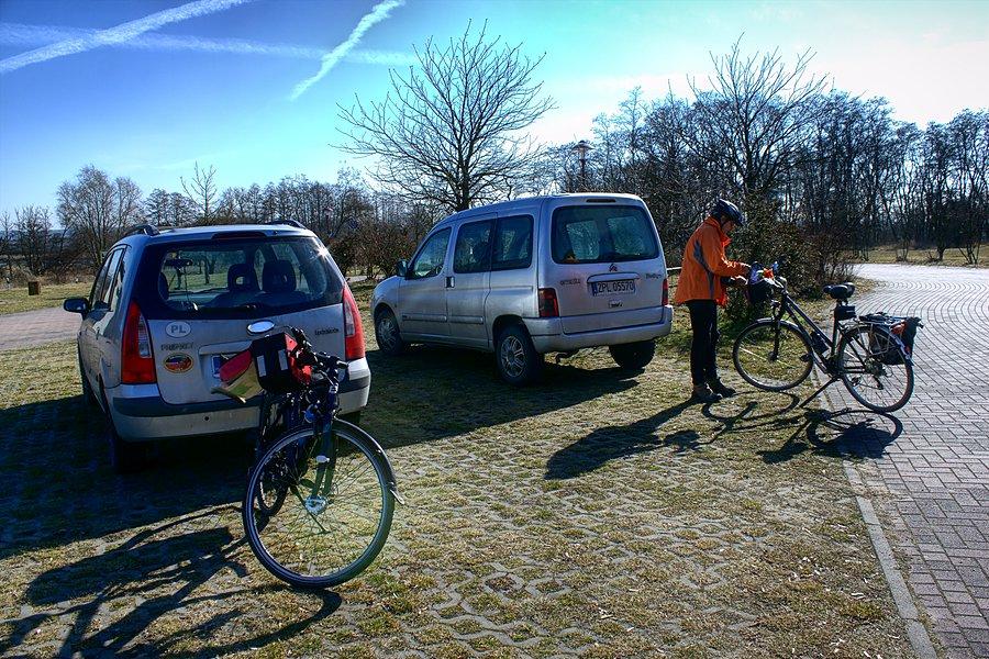 Na parkingu w Mescherin