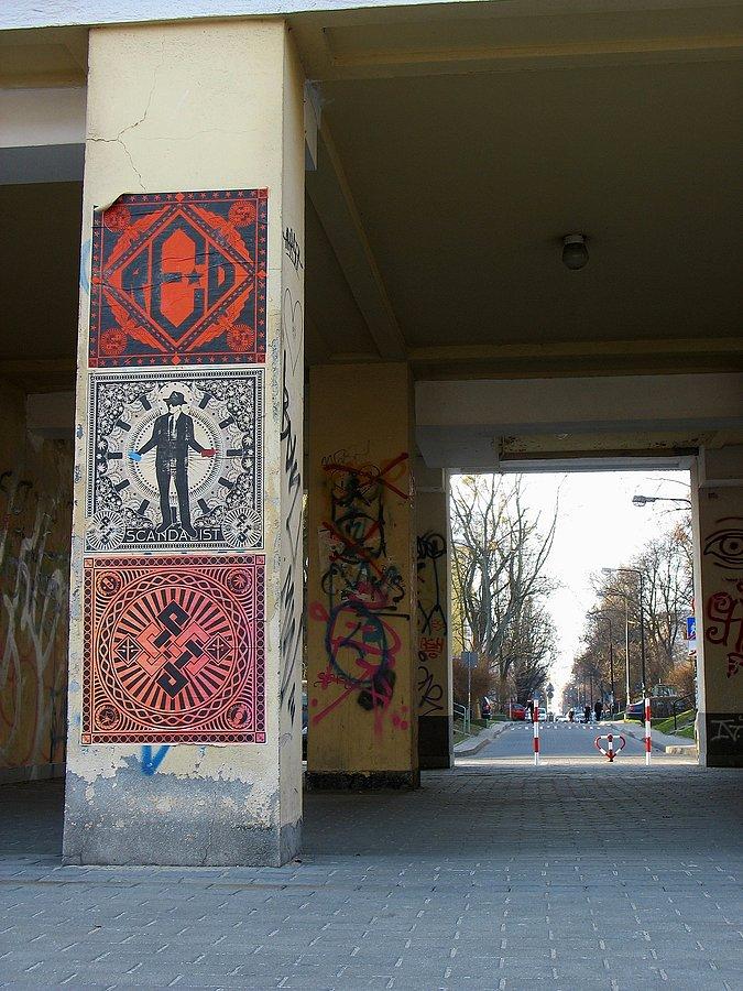 Przez bramę na Karmelicką