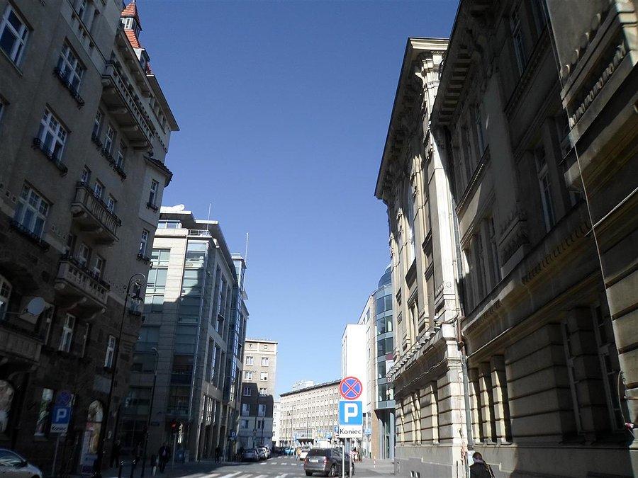 Niebo nad warszawską ulicą