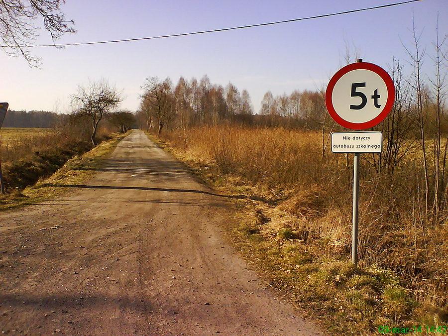 Główna droga dojazdowa do Tyliczek, odcinek w najlepszym stanie