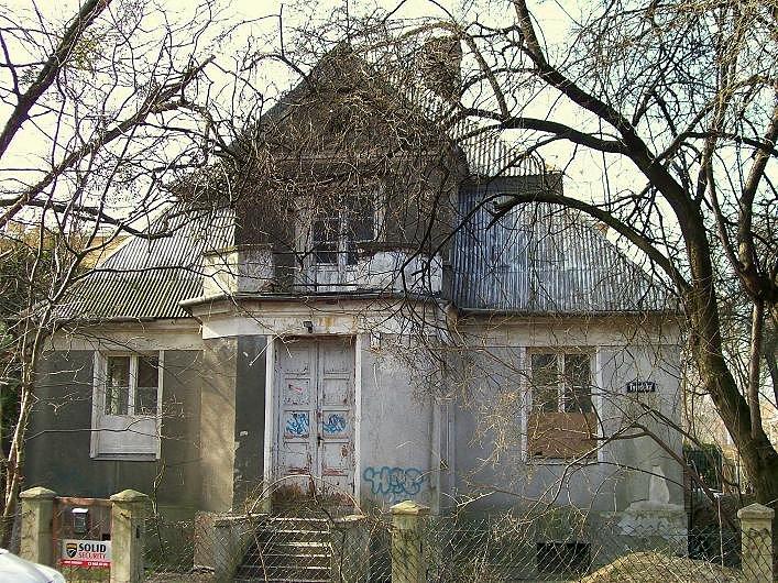 Mokotów willowy- opuszczona willa na Tynieckiej róg z Lenartowicza