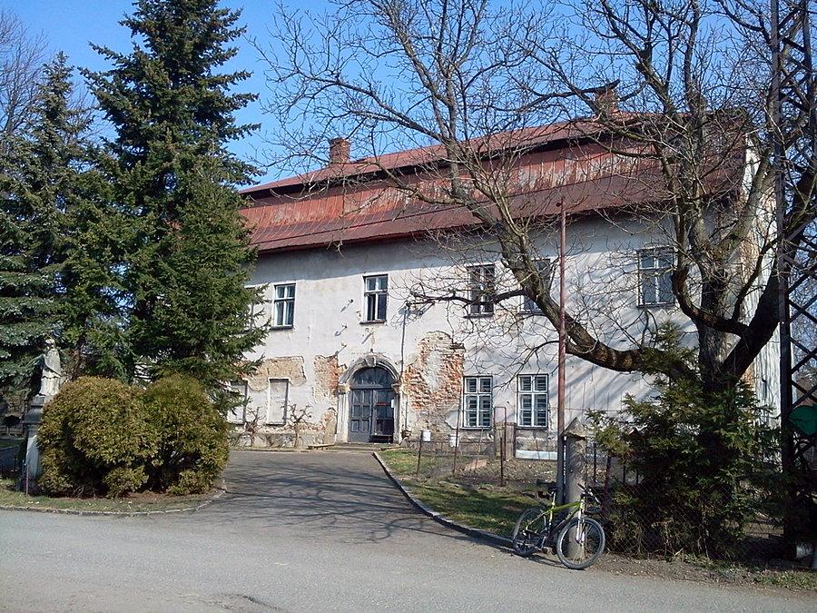 Dwór w Żywocicach