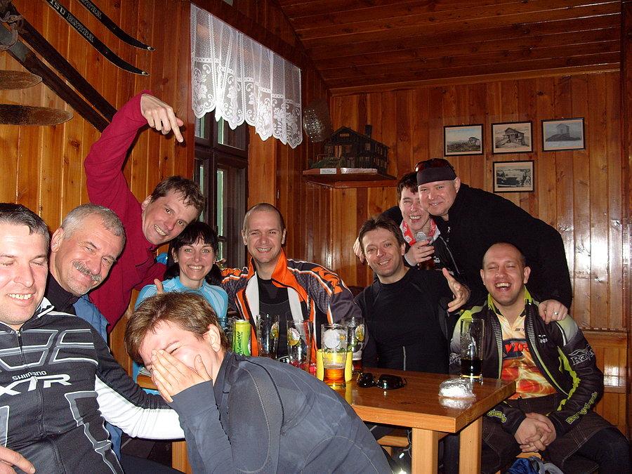 Grupowe zdjęcie w pełnym humorze i łzach radości Lei ;). Ryjek oddaj Januszowi bronka ;)