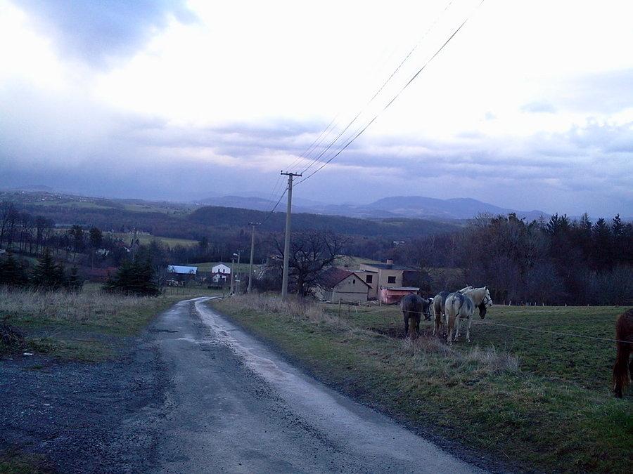 Zjazd z Żukowa, ul Loucni (Łączna) 76,5 k/h