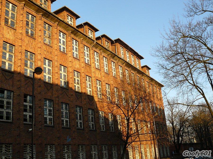Szkoła przy ul. Królowej Bony