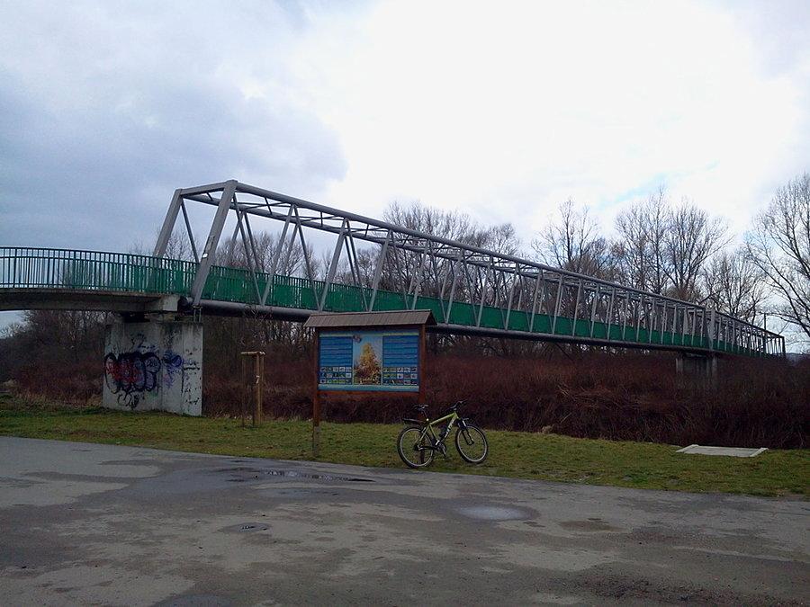 Kładka przez Odrę