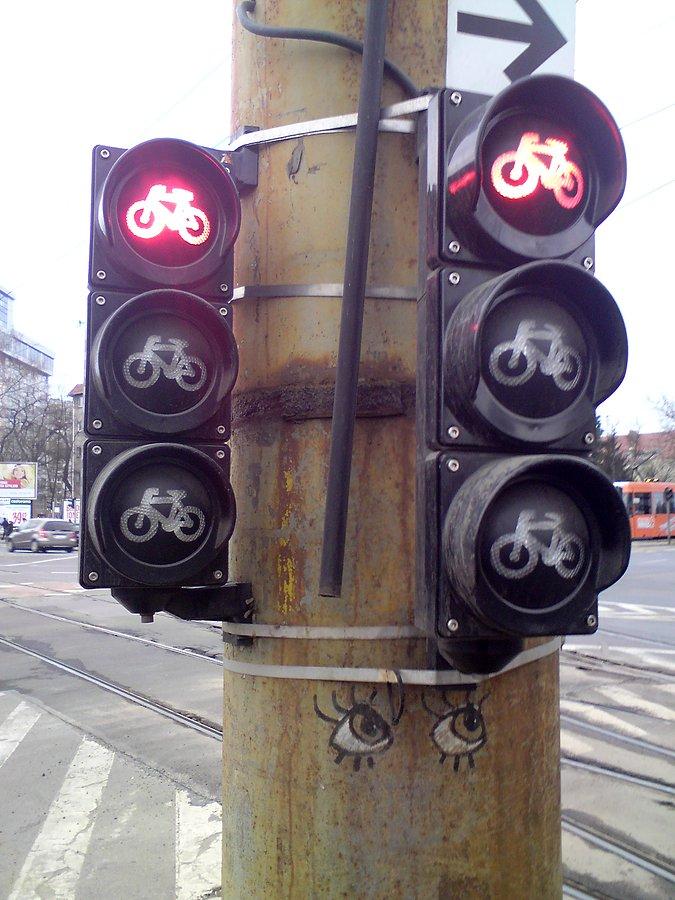 Oczy patrzą na nas na każdym kroku