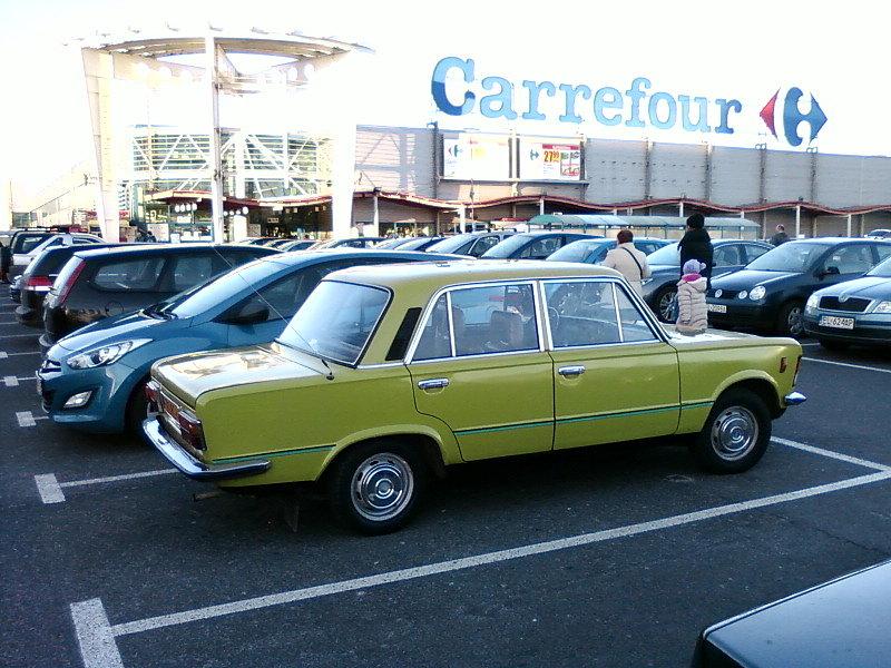 Zabytkowy fiat 125p