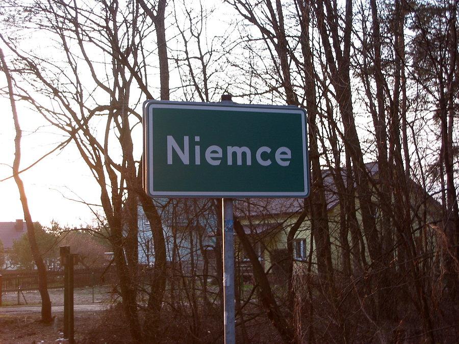 Wjazd do Niemców koło Lublina