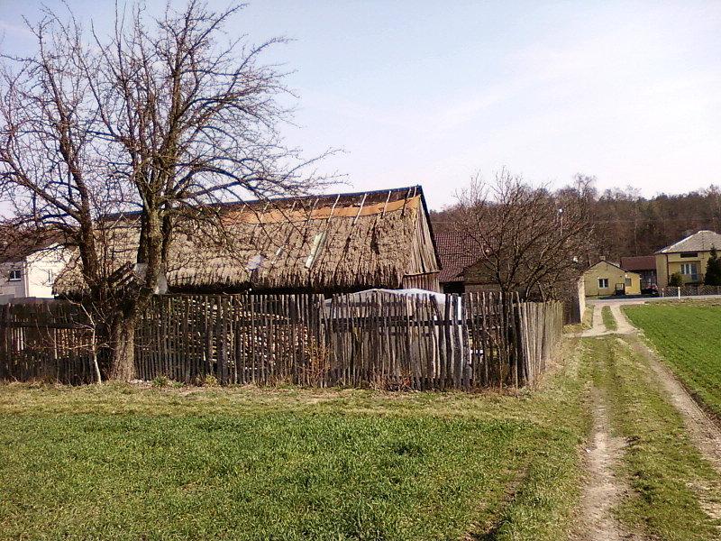 Stosoła kryta strzechą