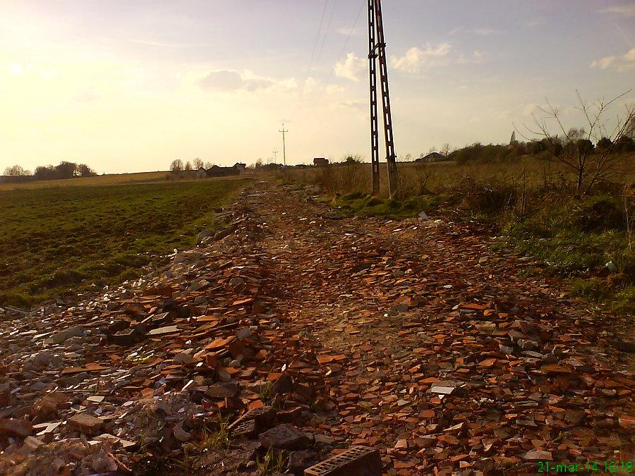 Droga na jednym z nowych osiedli w Kożuchowie