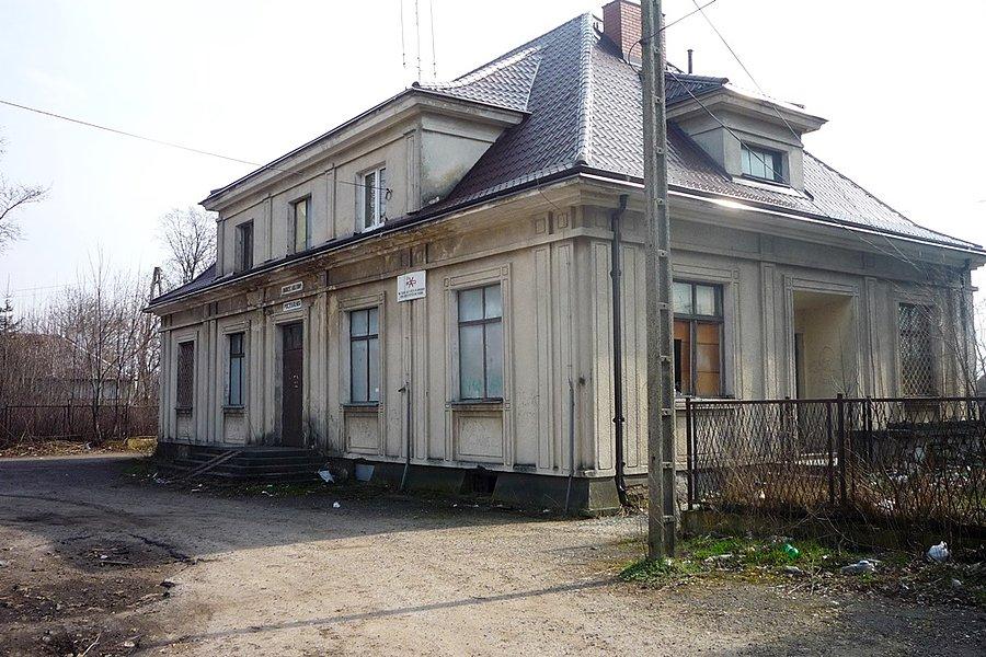 Tarczyn nieczynny dworzec kolejowy