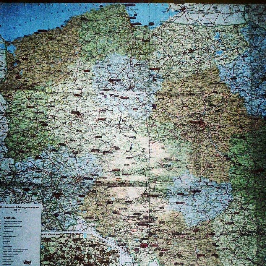Mapa z zaznaczonym miejscami skąd mam widokówki