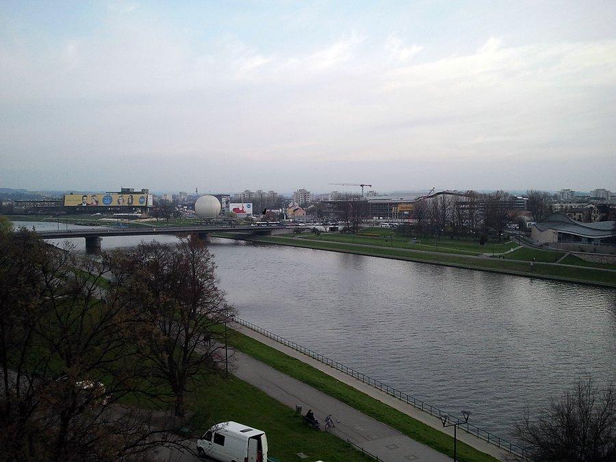 A tu w inną stronę
