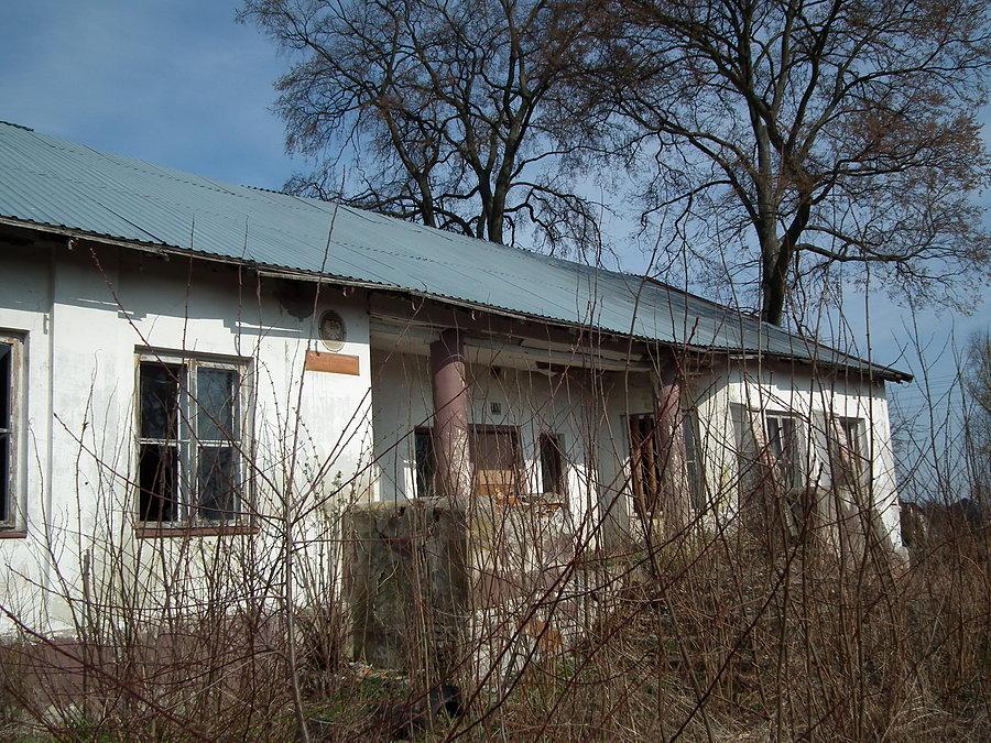 Dworek w Podlesiu, kiedyś była tu szkoła podstawowa