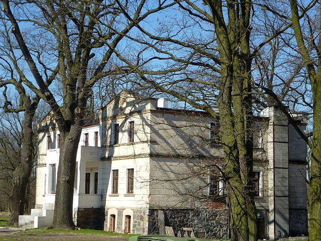 Zespół pałacowy w Budyniu