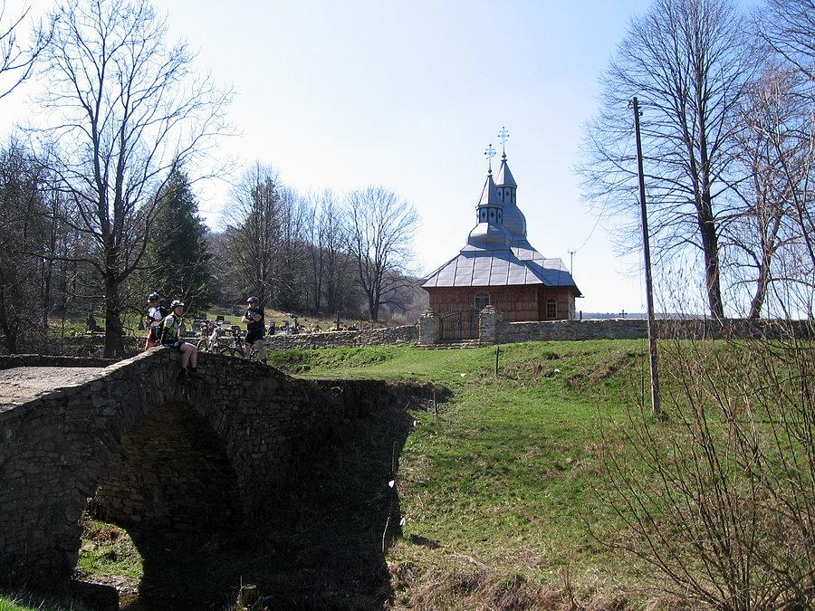 Kamienny most i cerkiew w Olchowcu