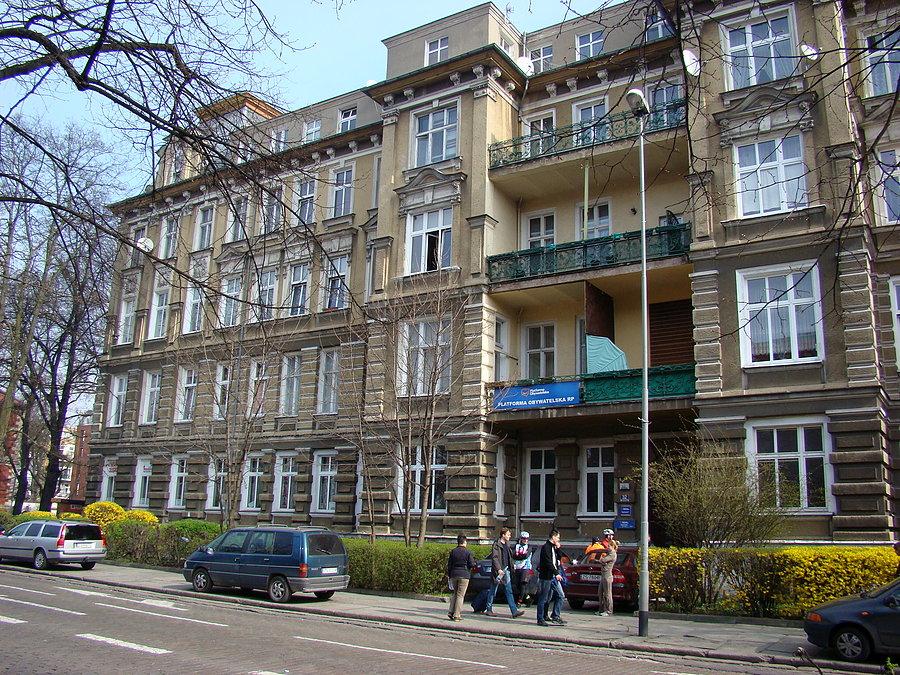 Chyba jedna z największych kamienic sposród dziś oglądanych