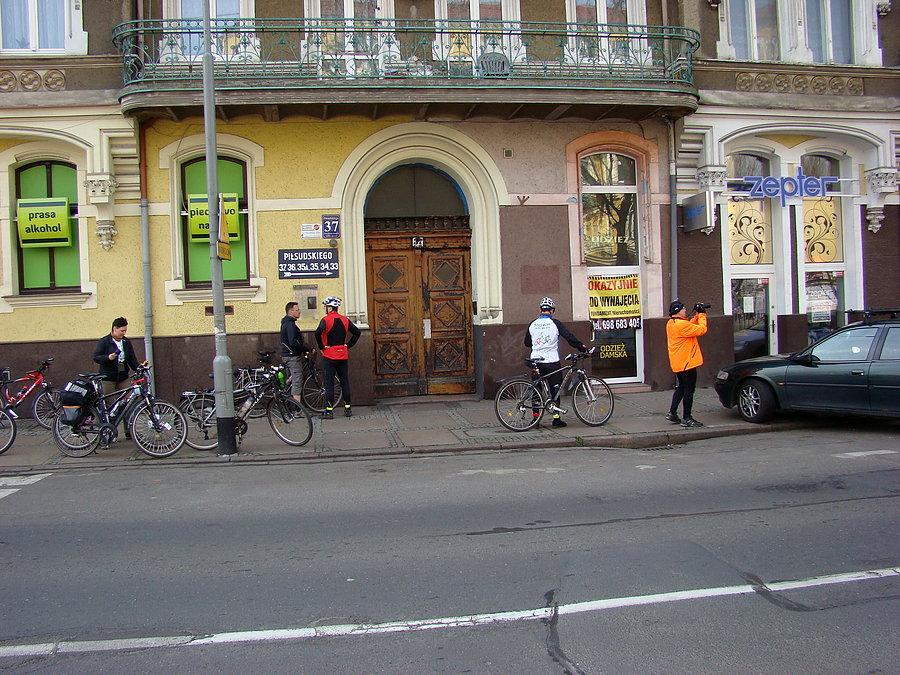 Pod ostatnią kamienicą z przewodnika