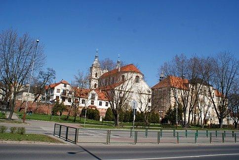Widok na Stare Miasto Piotrkowa i fragment murów miejskich
