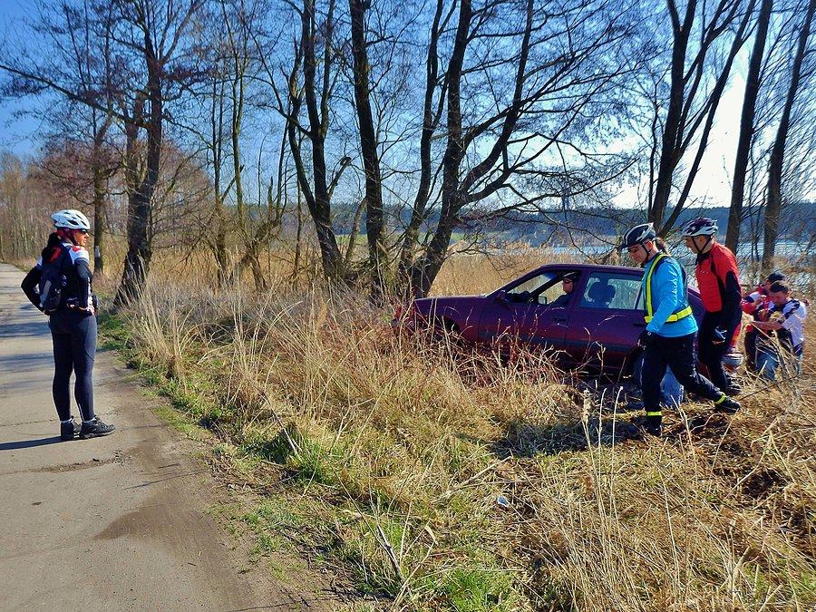 Pierwsza, wiosenna wycieczka rowerowa.Na trasie z przygodami