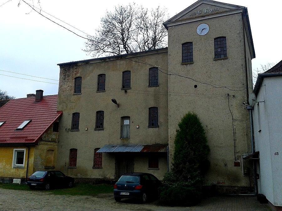 Zabytkowy Bydynek z Zegarem