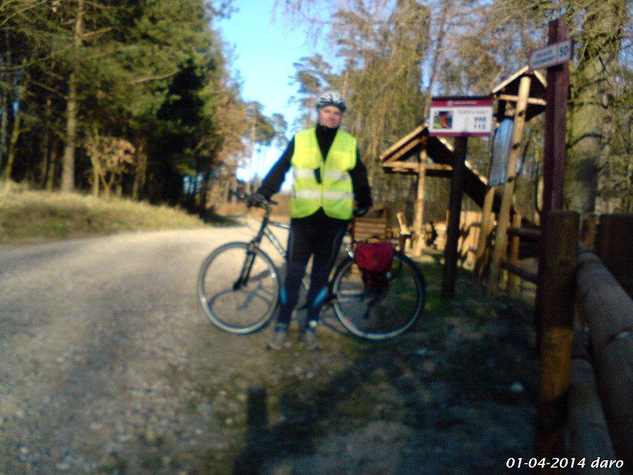 01-04-2014. Na parkingu leśnym, w drodze do Liniewka i Boroszewa