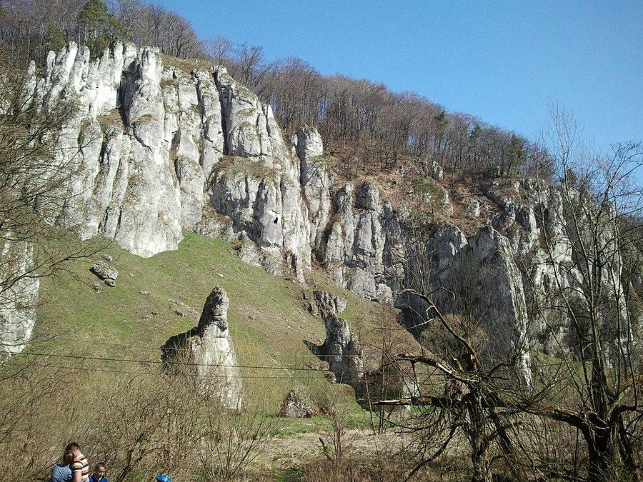 Coraz więcej skałek
