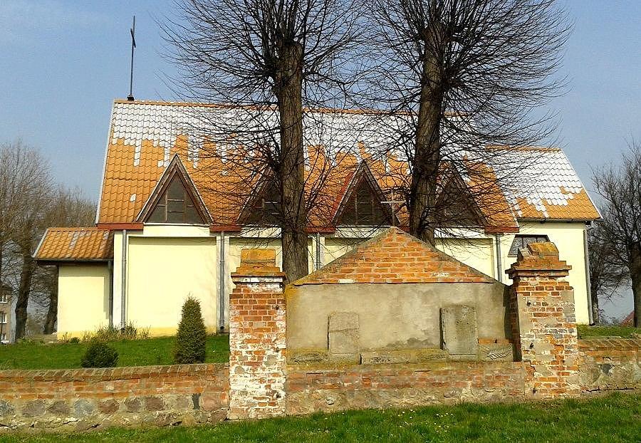 Kościół filialny pw. Ducha Świętego - Brzezina