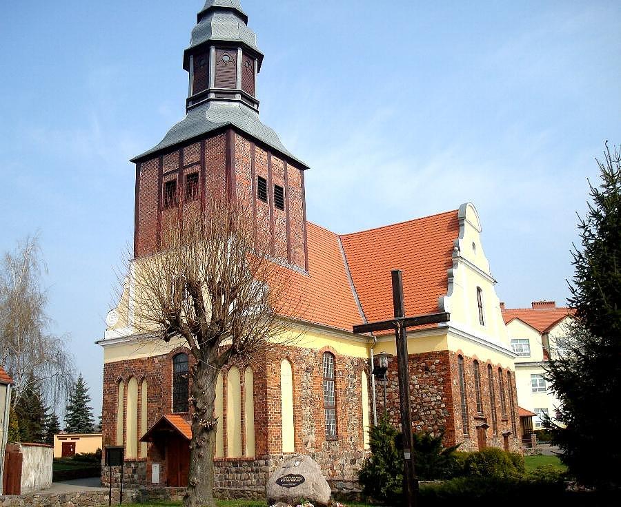 Kościół parafialny p.w. Narodzenia NMP w Pełczycach