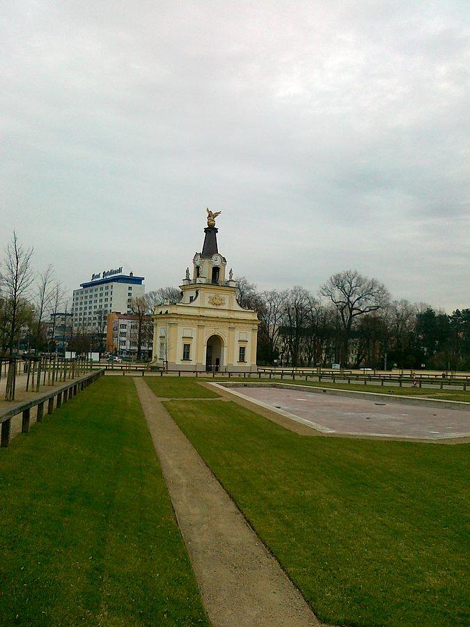 Brama pałacowa